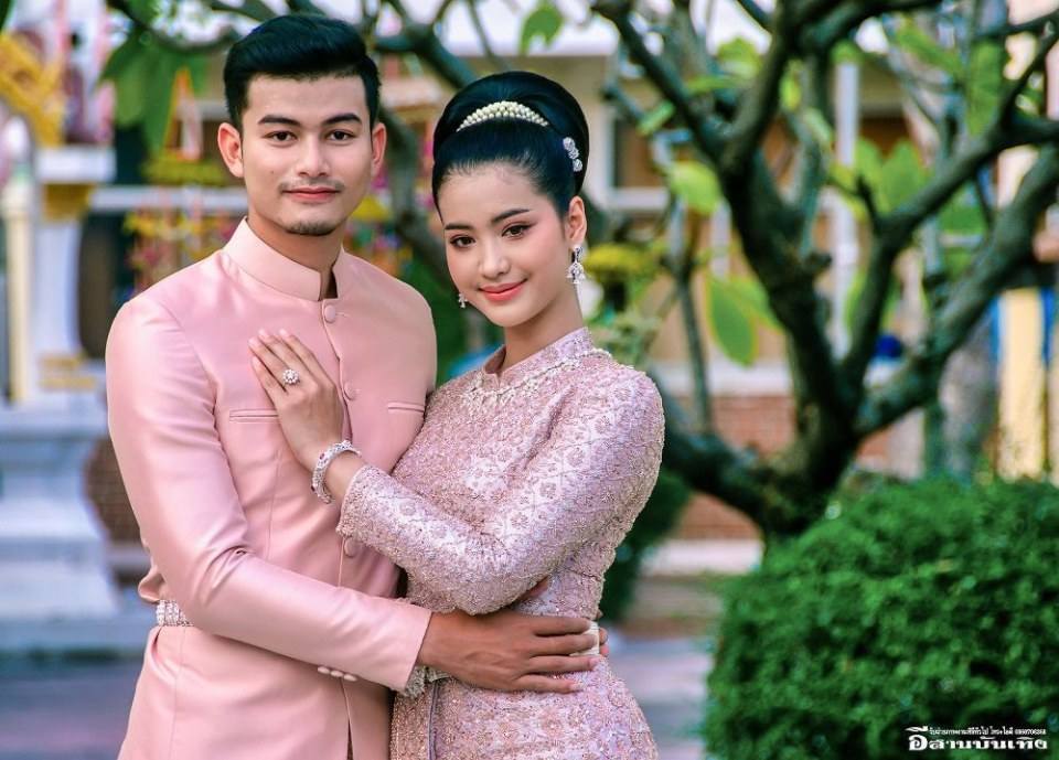 ชุดไทยบรมพิมาน Thai wedding dress, Thailand