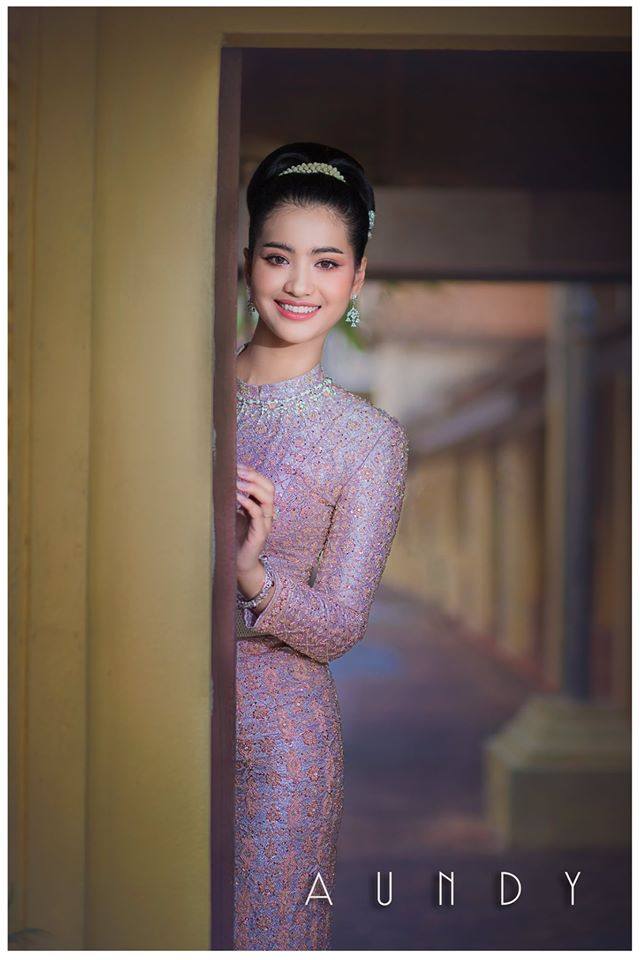 ชุดไทยบรมพิมาน Thai wedding dress, Thailand