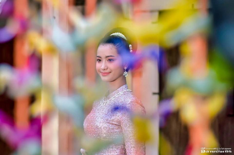 ชุดไทยบรมพิมาน Thai wedding dress, Thailand