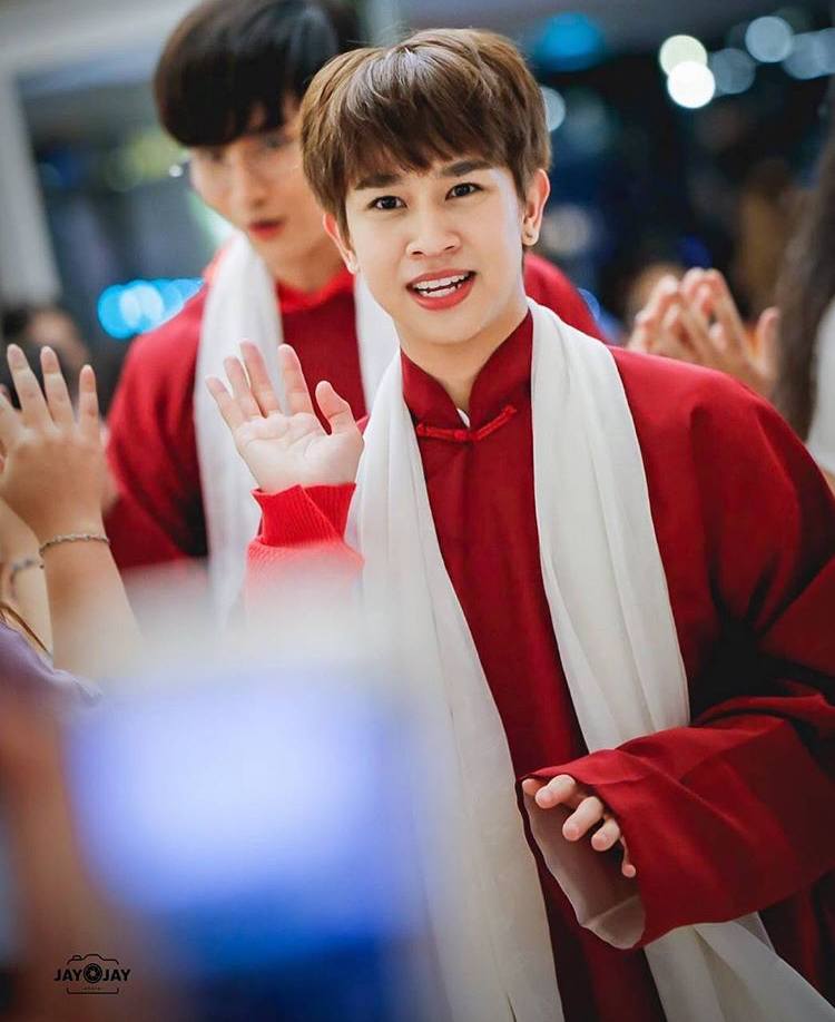 หล่อวันตรุษจีน2020