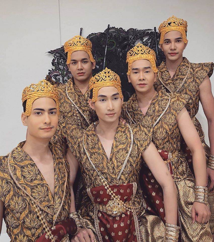 "Thai Human Puppet Performance" หุ่นกระบอกมนุษย์