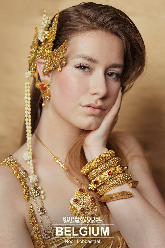 2020 Supermodel International in Thai element.