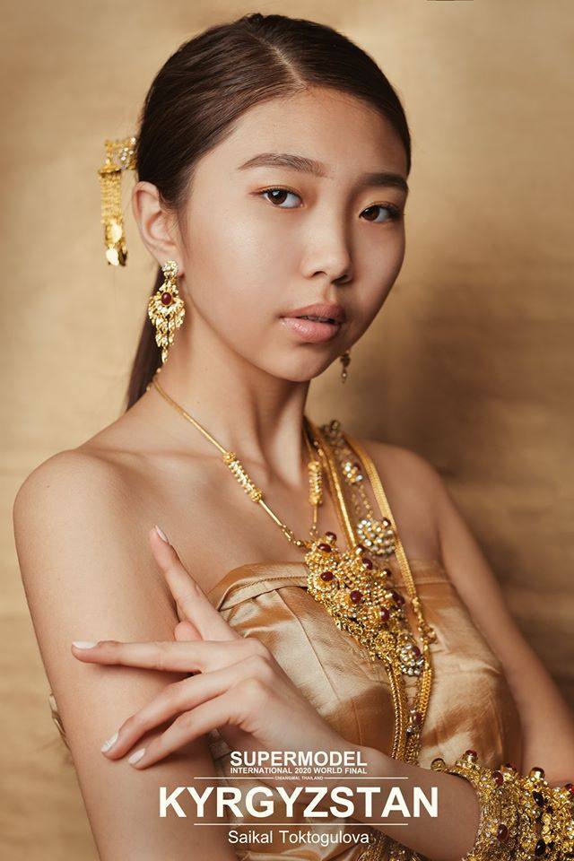 2020 Supermodel International in Thai element.