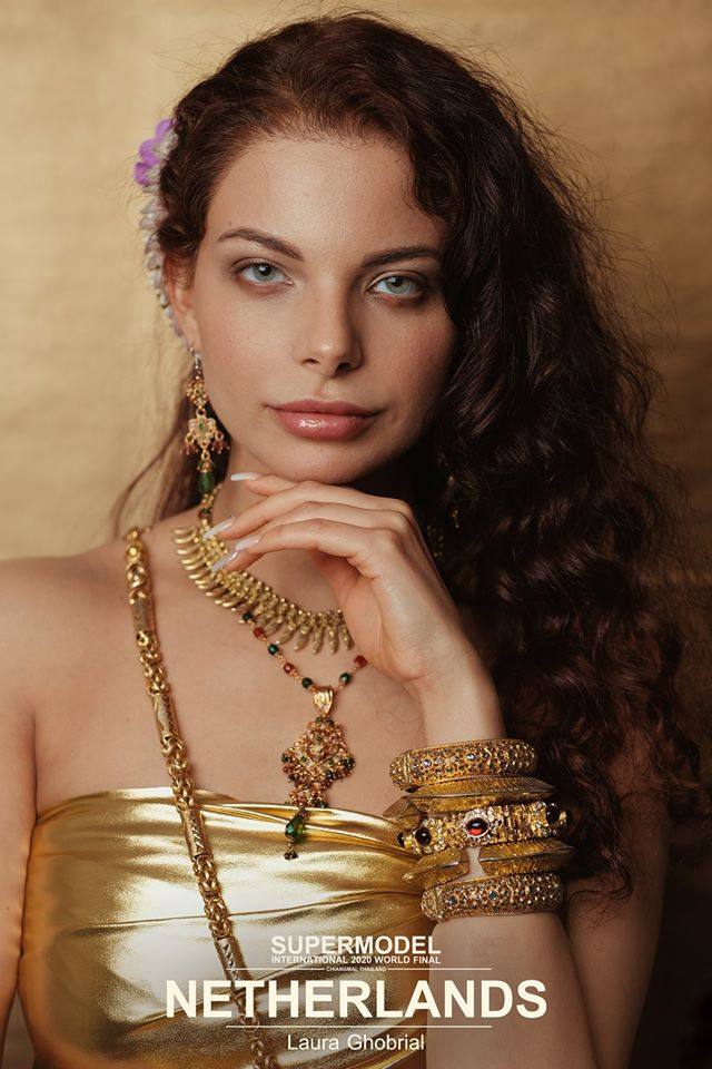 2020 Supermodel International in Thai element.