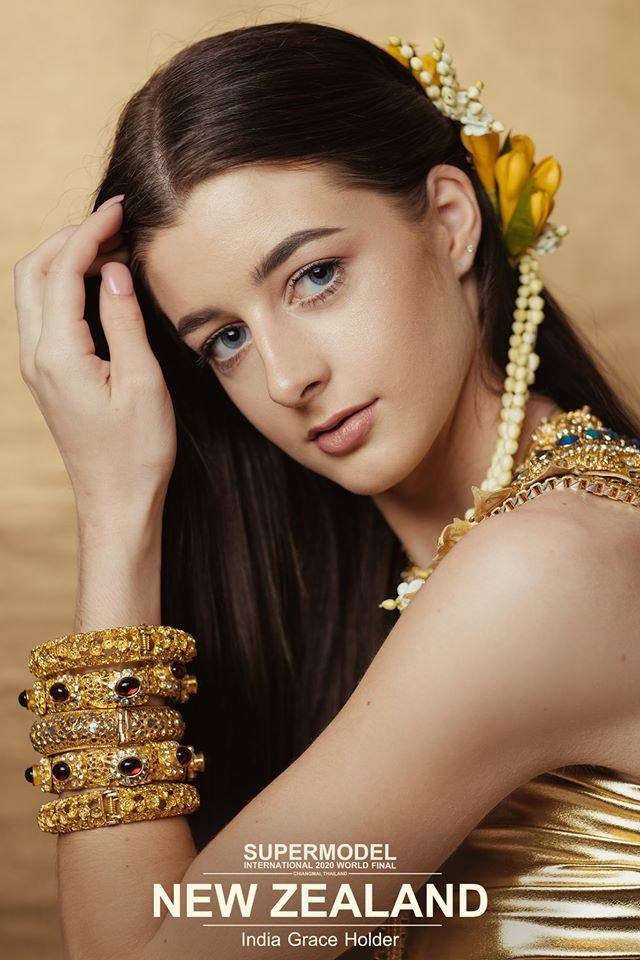 2020 Supermodel International in Thai element.