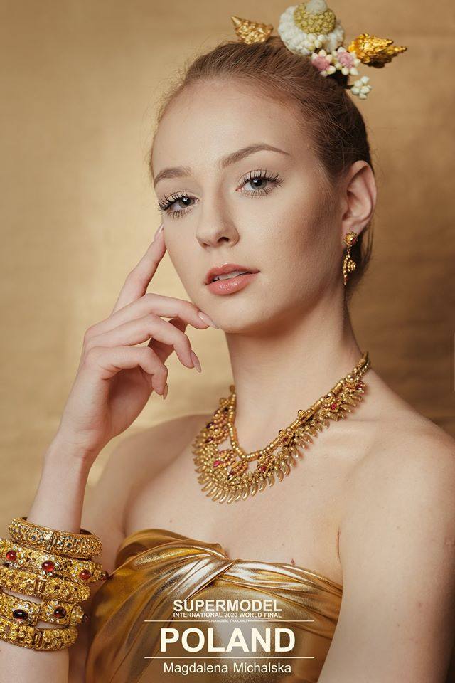 2020 Supermodel International in Thai element.