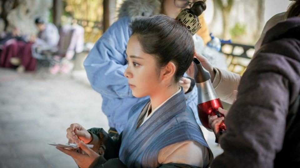 ละคร Jin Yi Zhi Xia 《锦衣之下》 2017