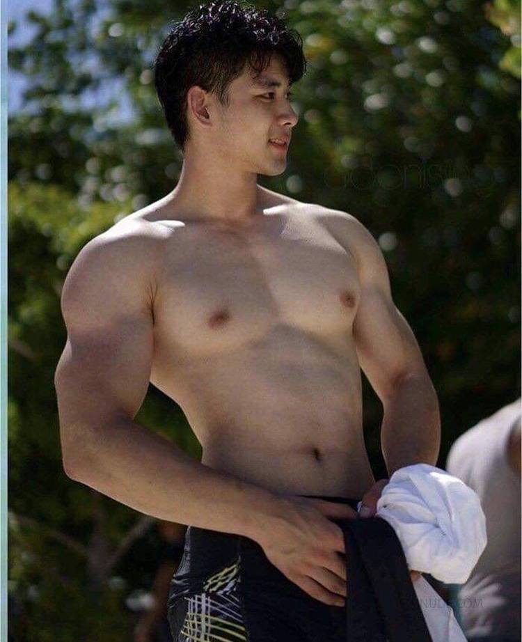 male body 214