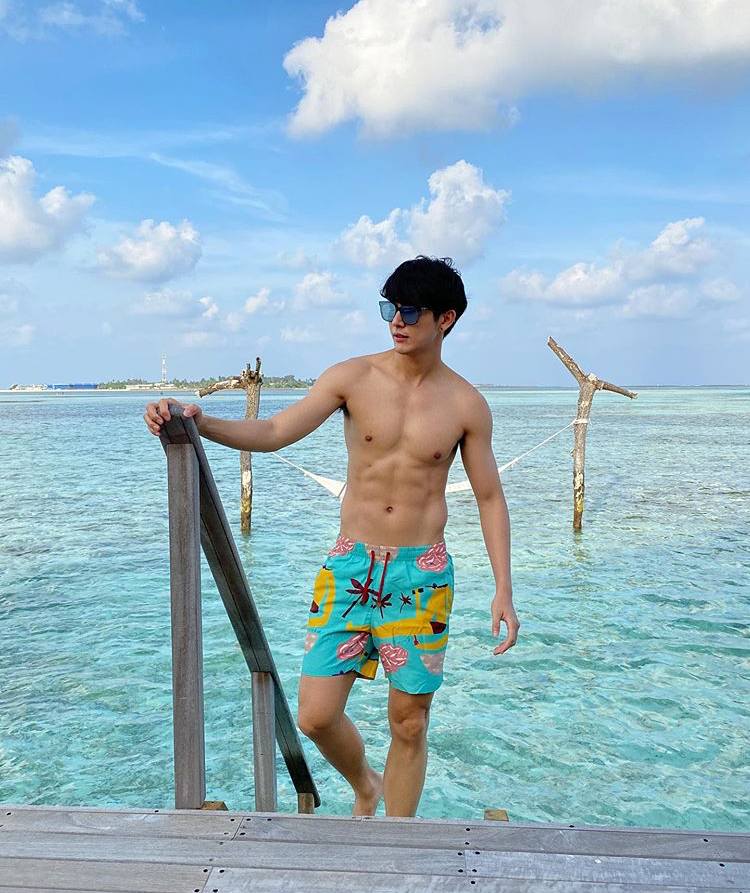 male body 216