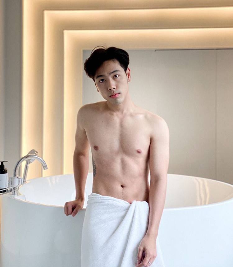 ถอดโชว์เรือนร่าง 2597