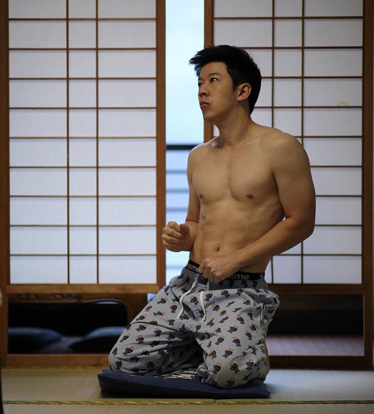 ถอดโชว์เรือนร่าง 2598