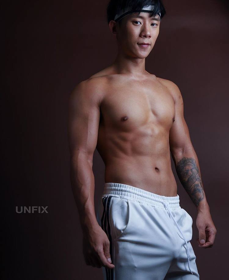 ถอดโชว์เรือนร่าง 2598