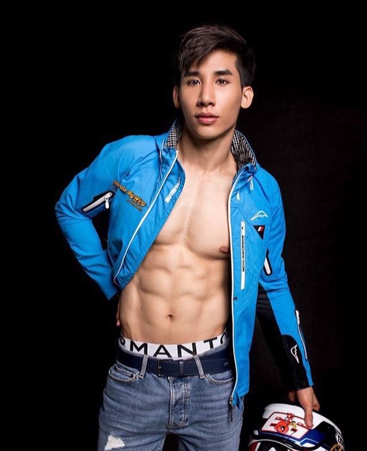 ถอดโชว์เรือนร่าง 2598