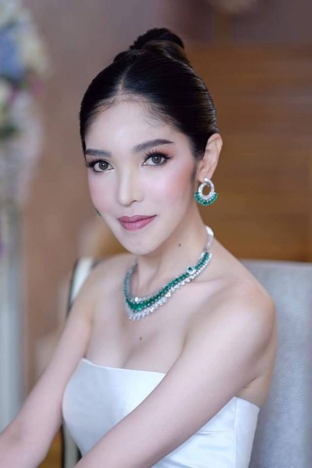 เอมมี่ รัชฎา สวย หรู ดูแพง
