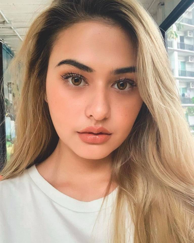 เอมิลี่​ แฟน​ ปัง​ปอนด์​ อัครวุฒิ