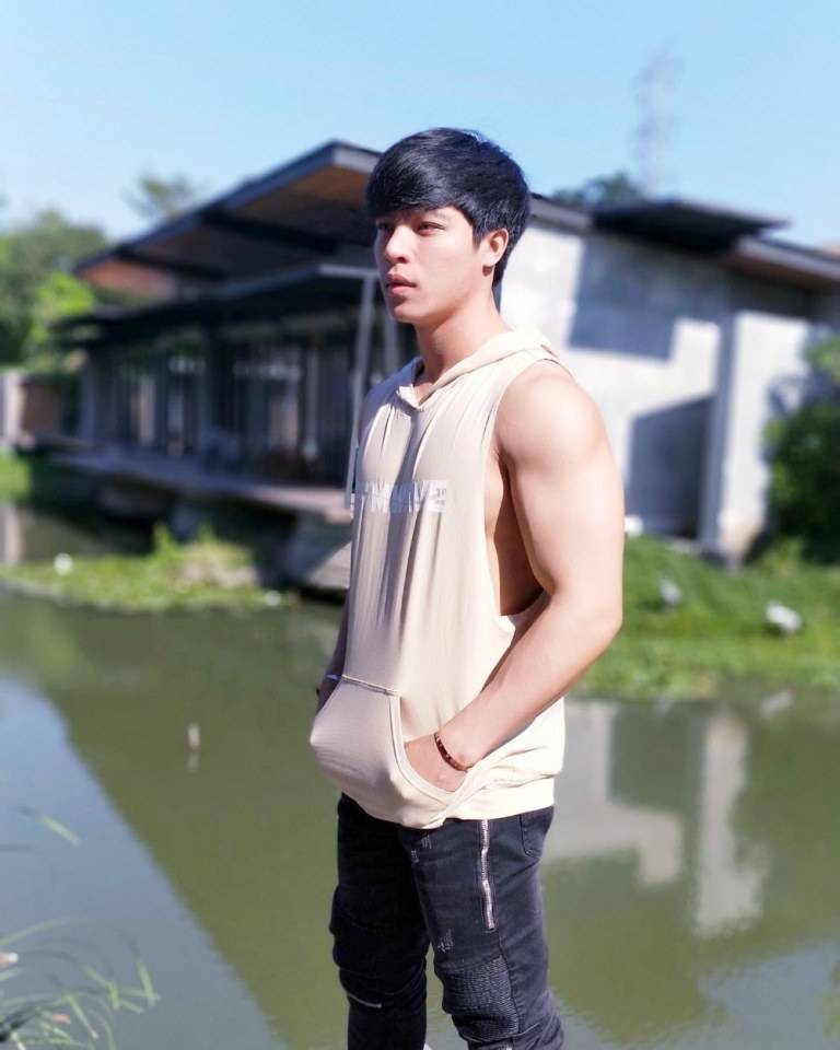 อย่าทำกร่าง..เดี๋ยวนอนครางจนสว่างไม่รู้ตัว