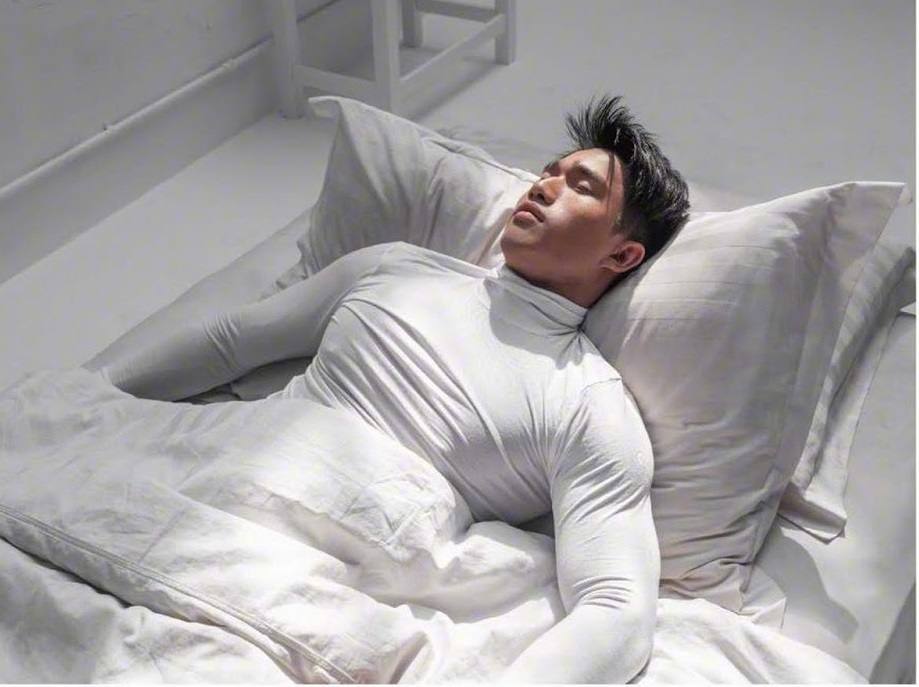หนุ่มหล่อขึ้นปก 542