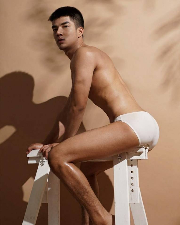 หนุ่มหล่อขึ้นปก 549.1