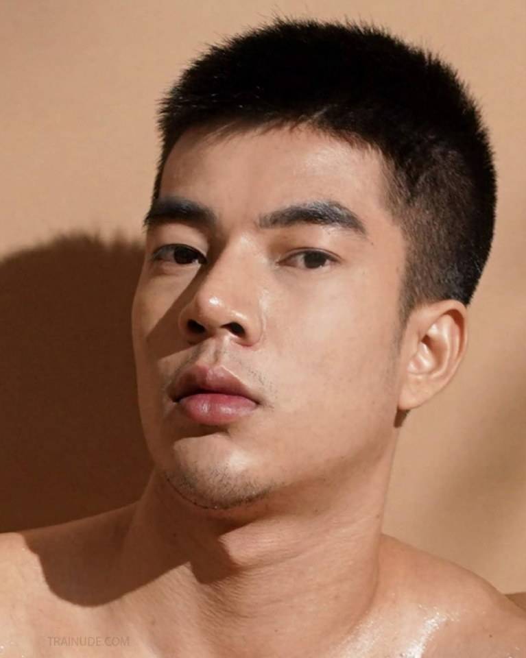 หนุ่มหล่อขึ้นปก 549.1