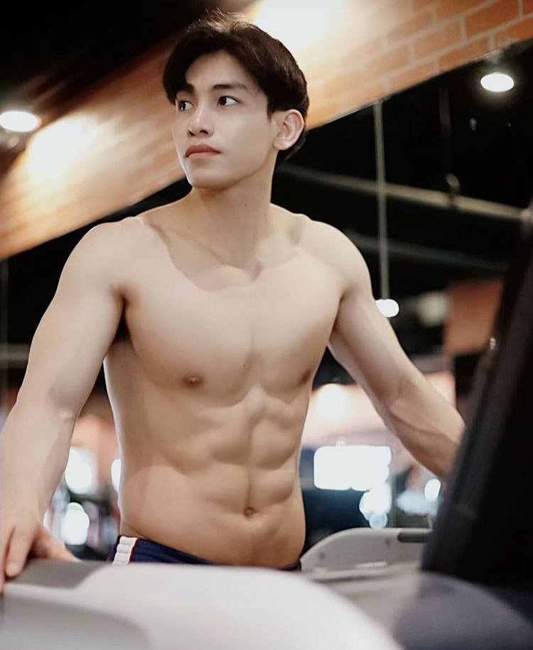 ถอดโชว์เรือนร่าง 2599