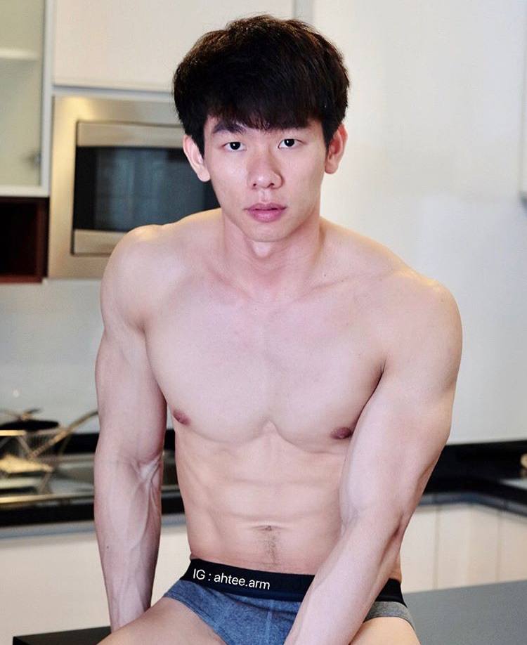 ถอดโชว์เรือนร่าง 2599