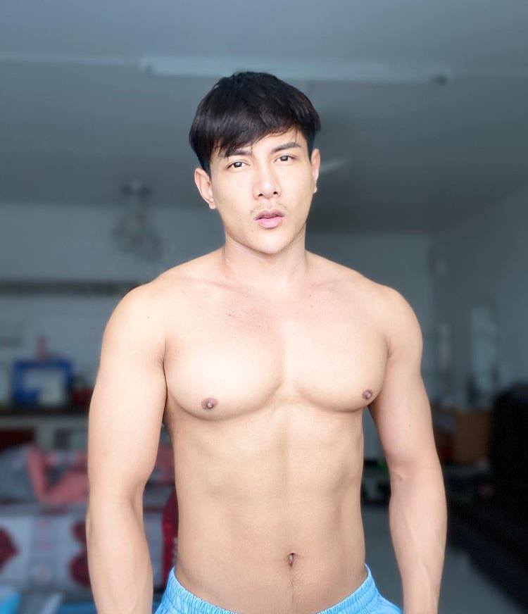 ถอดโชว์เรือนร่าง 2599