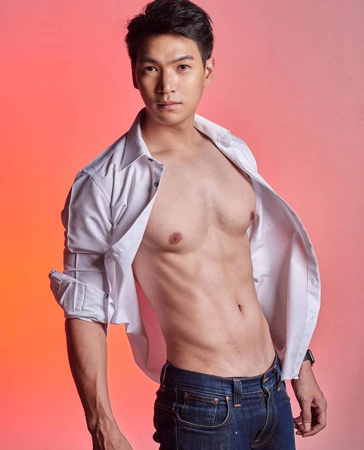 ถอดโชว์เรือนร่าง 2601