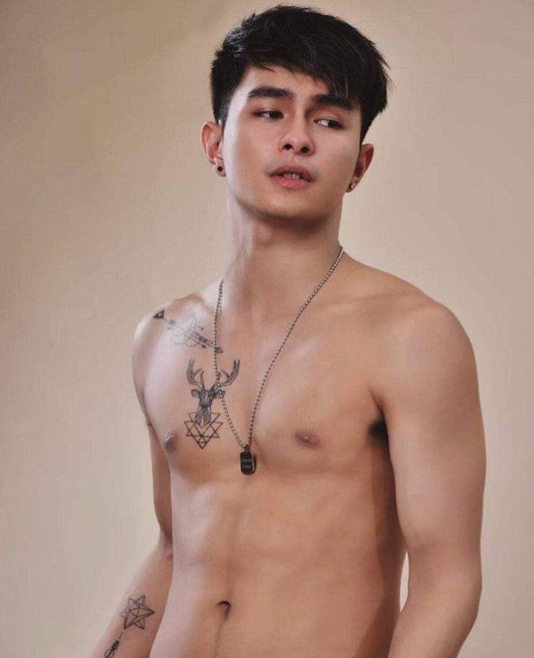 ถอดโชว์เรือนร่าง 2603