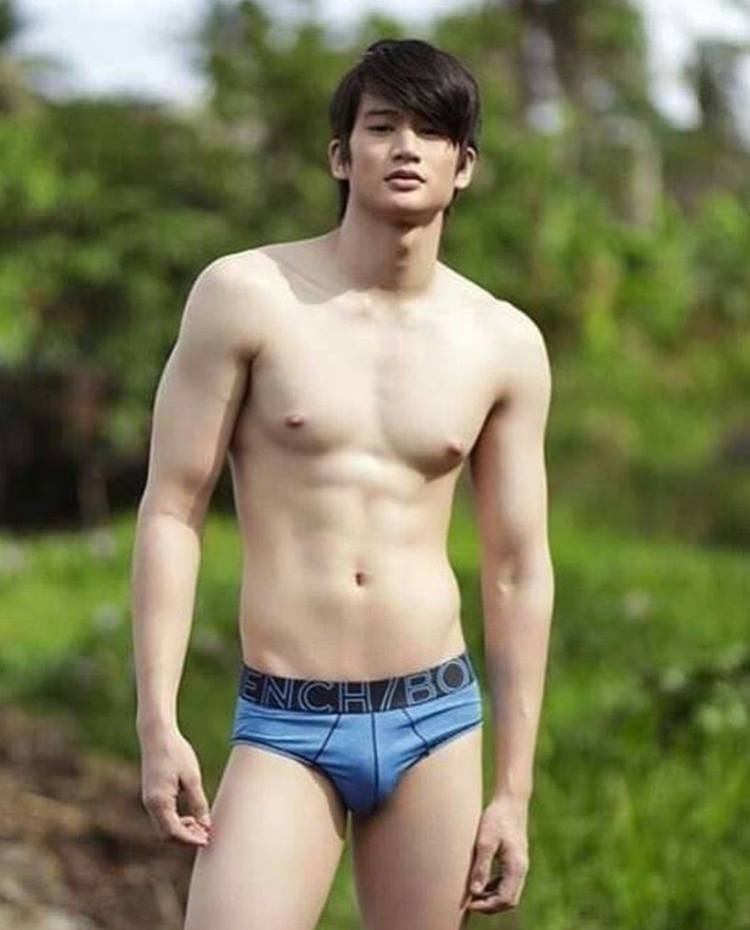 ถอดโชว์เรือนร่าง 2603