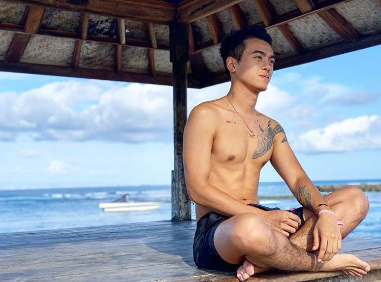 ถอดโชว์เรือนร่าง 2604