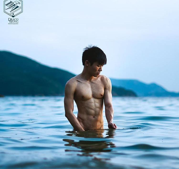 ถอดโชว์เรือนร่าง 2605