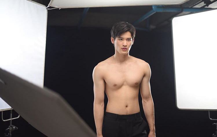 ถอดโชว์เรือนร่าง 2605
