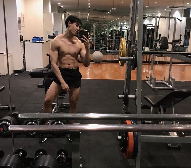ถอดโชว์เรือนร่าง 2606