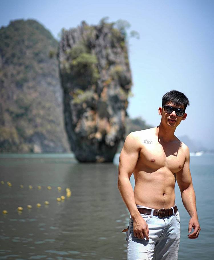 ถอดโชว์เรือนร่าง 2606