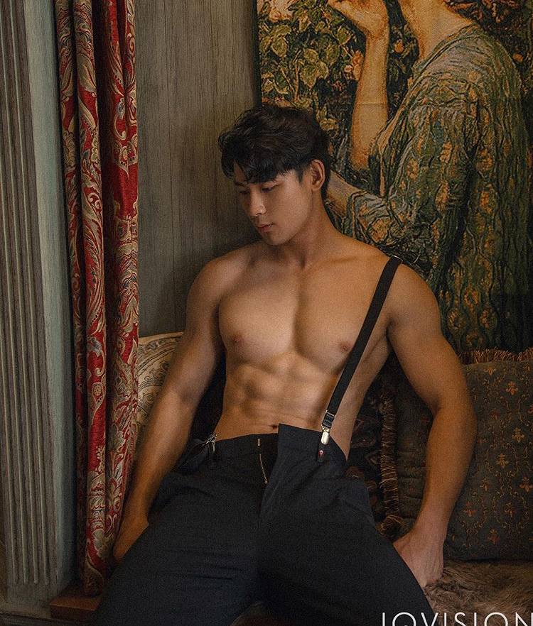 ถอดโชว์เรือนร่าง 2607