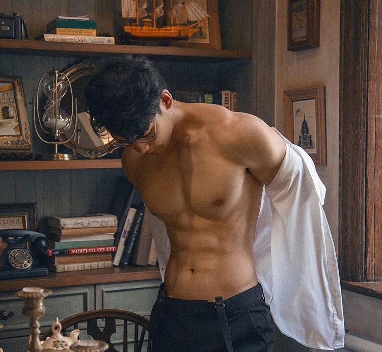 ถอดโชว์เรือนร่าง 2607