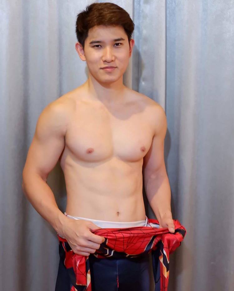 ถอดโชว์เรือนร่าง 2607