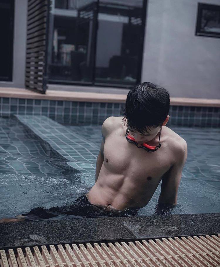 ถอดโชว์เรือนร่าง 2608