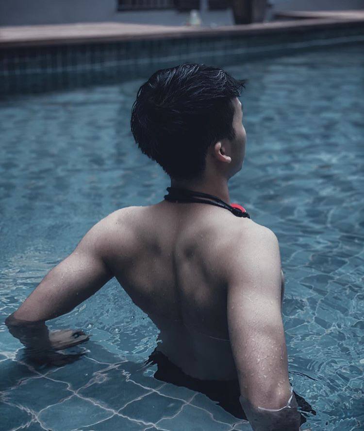 ถอดโชว์เรือนร่าง 2608