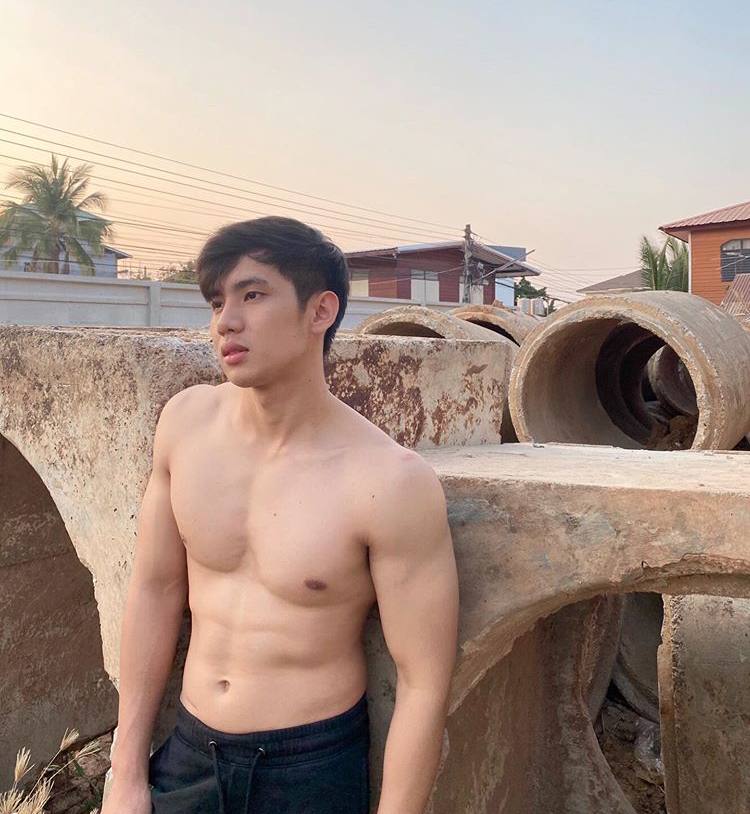 ถอดโชว์เรือนร่าง 2608