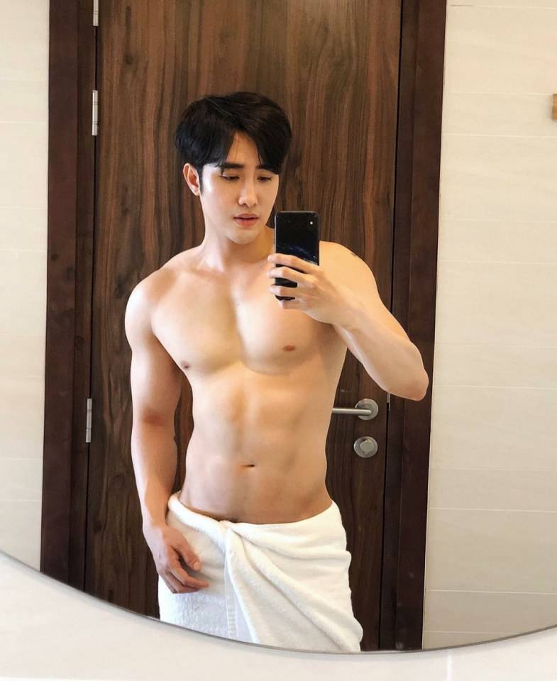 ถอดโชว์เรือนร่าง 2612