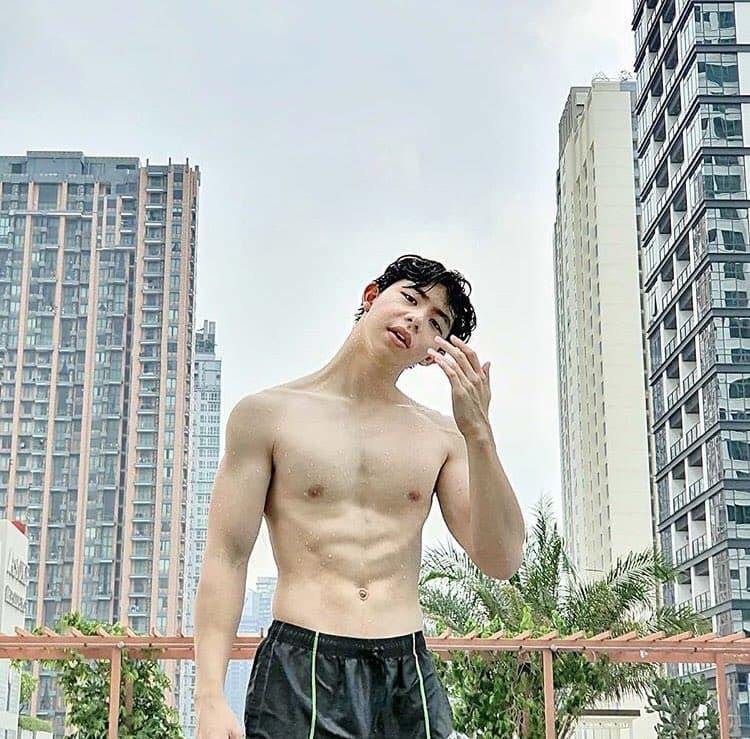 ถอดโชว์เรือนร่าง 2615