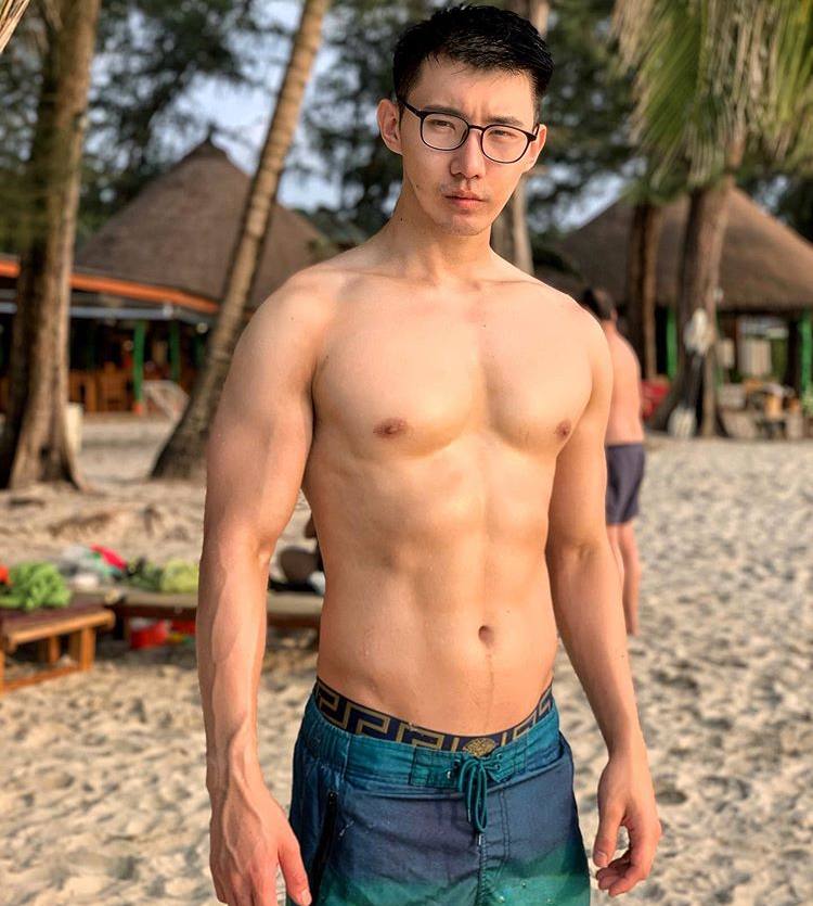 ถอดโชว์เรือนร่าง 2615