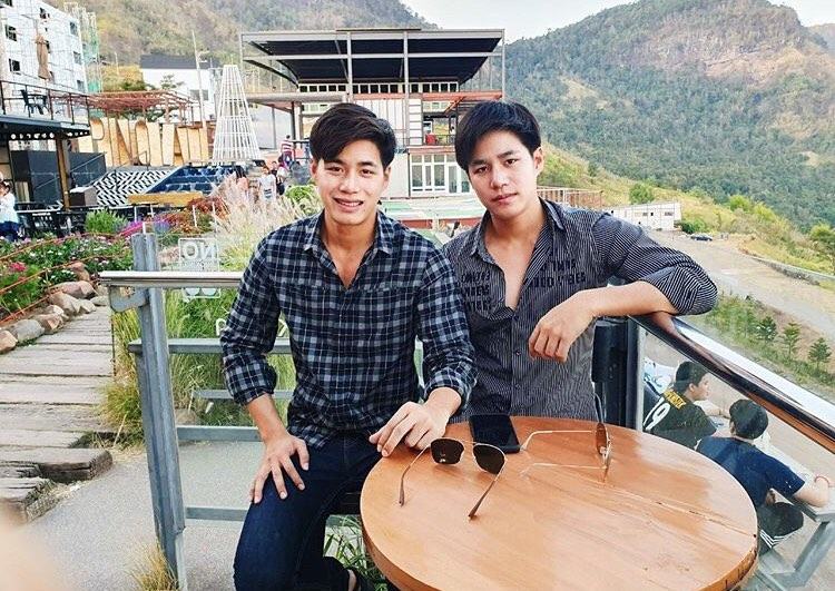เปิดวาร์ป แฝดหนุ่มน้อย หุ่นแซ่บ @pongpunthetwin