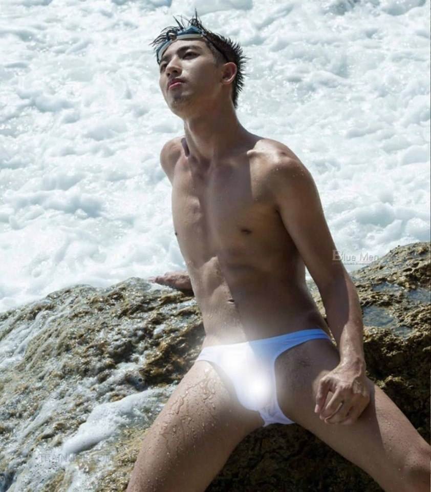 หนุ่มหล่อขึ้นปก 556.1