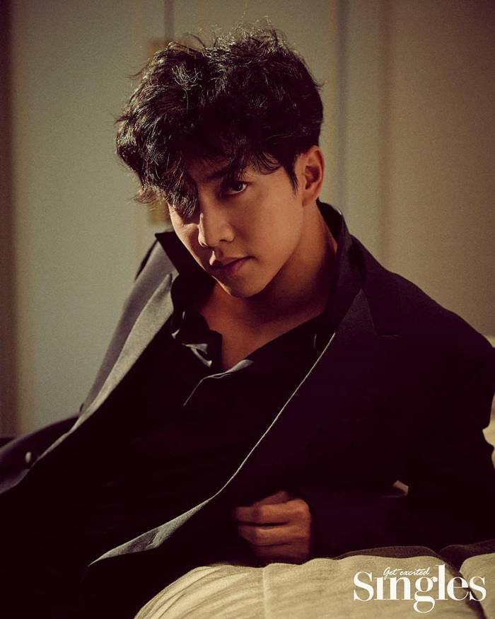 Lee Seung Gi @ Singles Korea December 2019