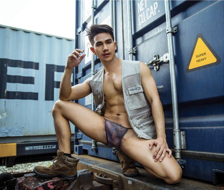 ถอดโชว์เรือนร่าง 2616
