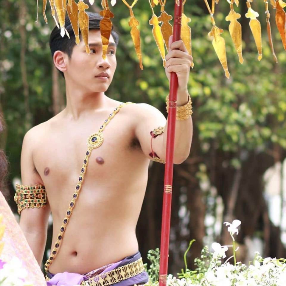 ถอดโชว์เรือนร่าง 2621