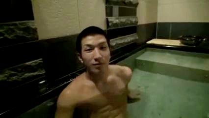 แฉะ..