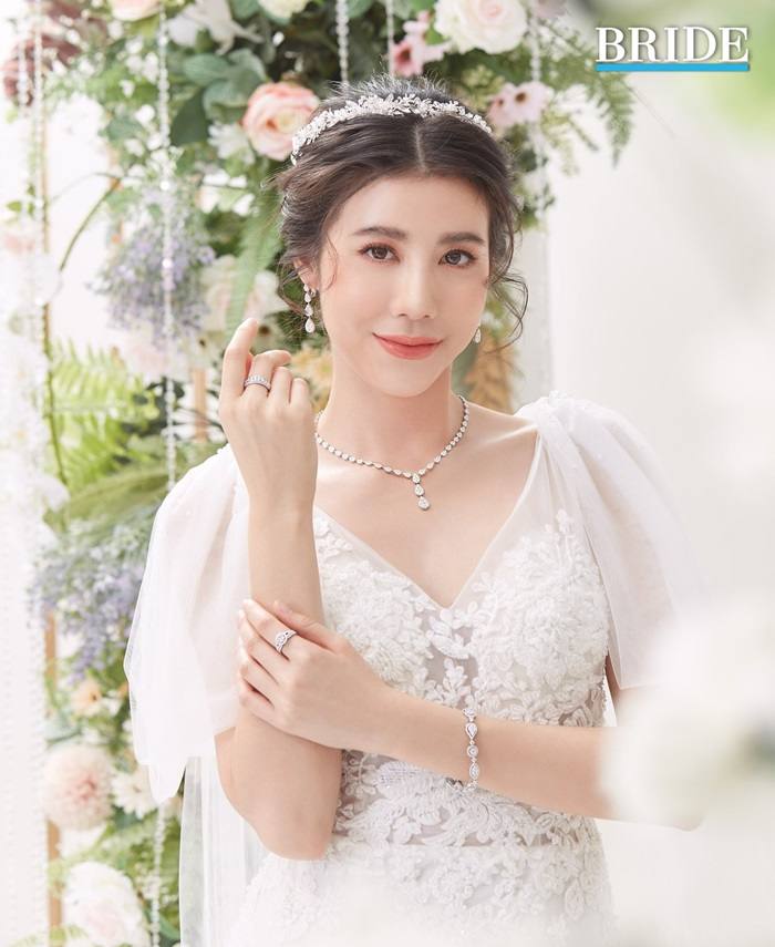 เอสเธอร์ สุปรีย์ลีลา @ Bride Magazine March 2020